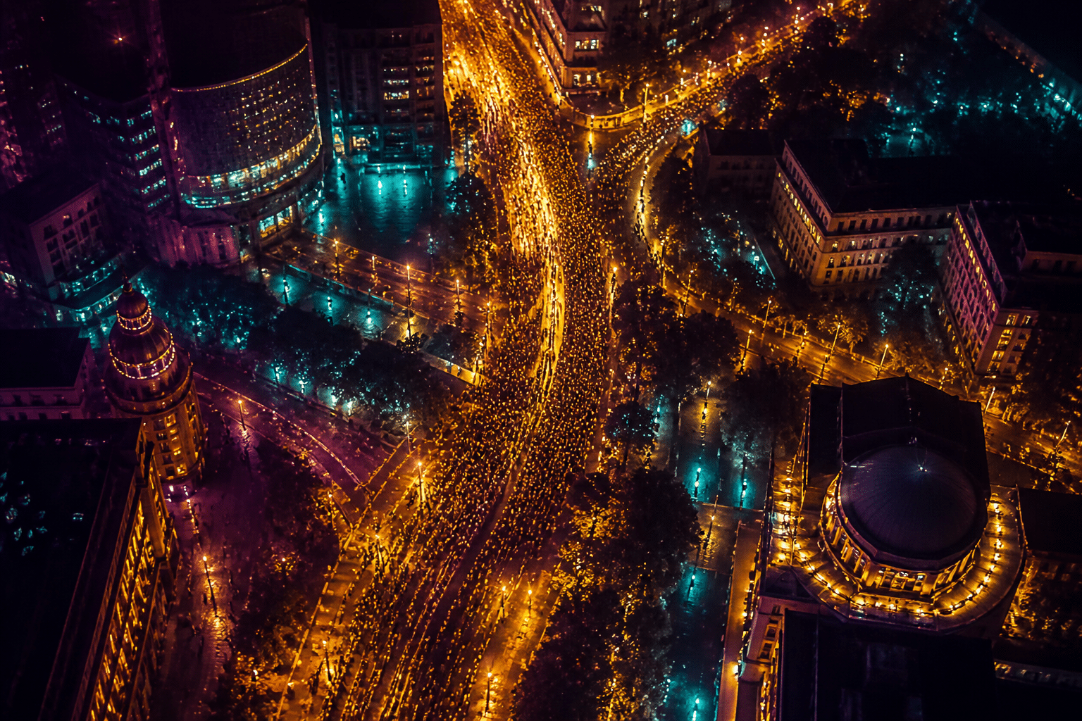 karnaval HI traffic glow abstract